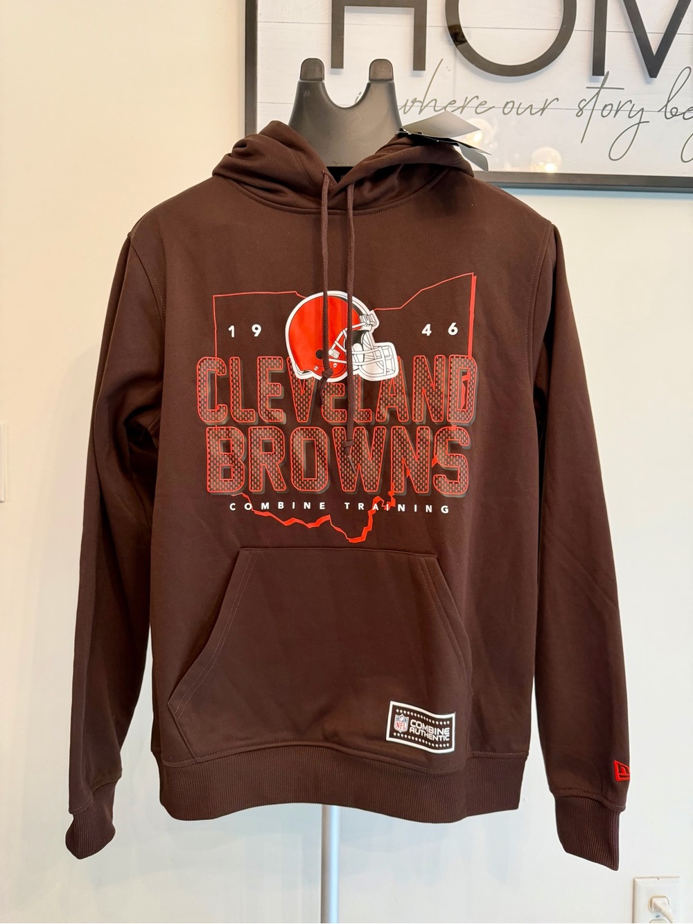 NWT NFL  Men Cleveland Browns Hoodie Size Small and Medium